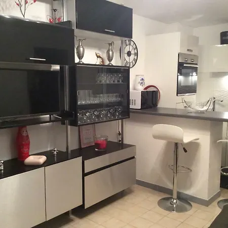T2 Rez De Jardin 300m De Beaucours Sur *