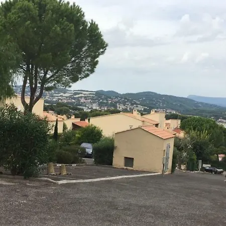 Apartamento T2 Rez De Jardin 300m De Beaucours Sur Sanary-sur-Mer